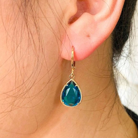 Blue Crystal Water drop earrings, Sparkling stones Gold fashion Jewelry Earrings - Picture 2 of 5